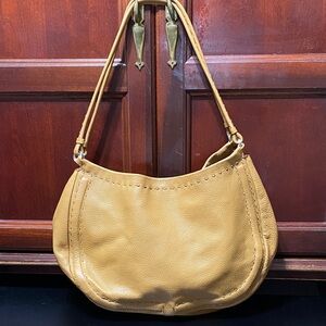 Adrienne Vittadini vintage Elegant Tan Leather Shoulder Bag